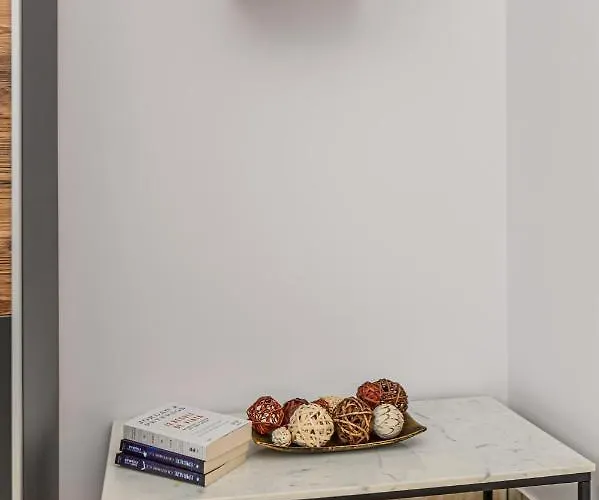 Apartman Casa Aurora 1 *