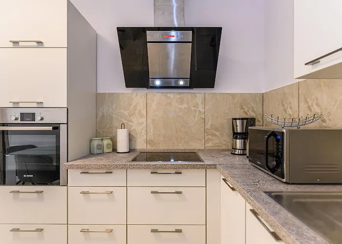 Apartman Casa Aurora 1 *