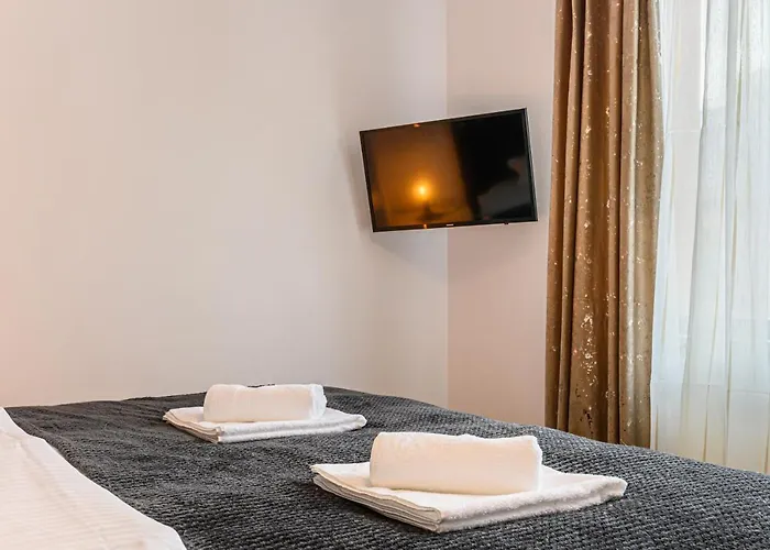 Apartman Casa Aurora 1 *