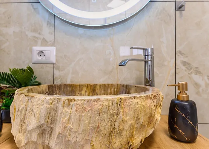 Apartman Casa Aurora 1 *